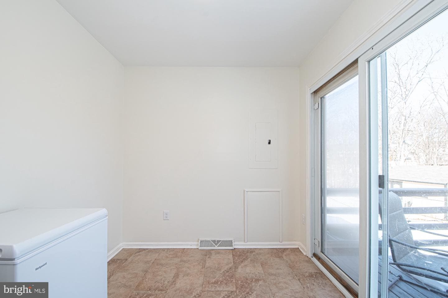 213 Woodrow Road photo 16