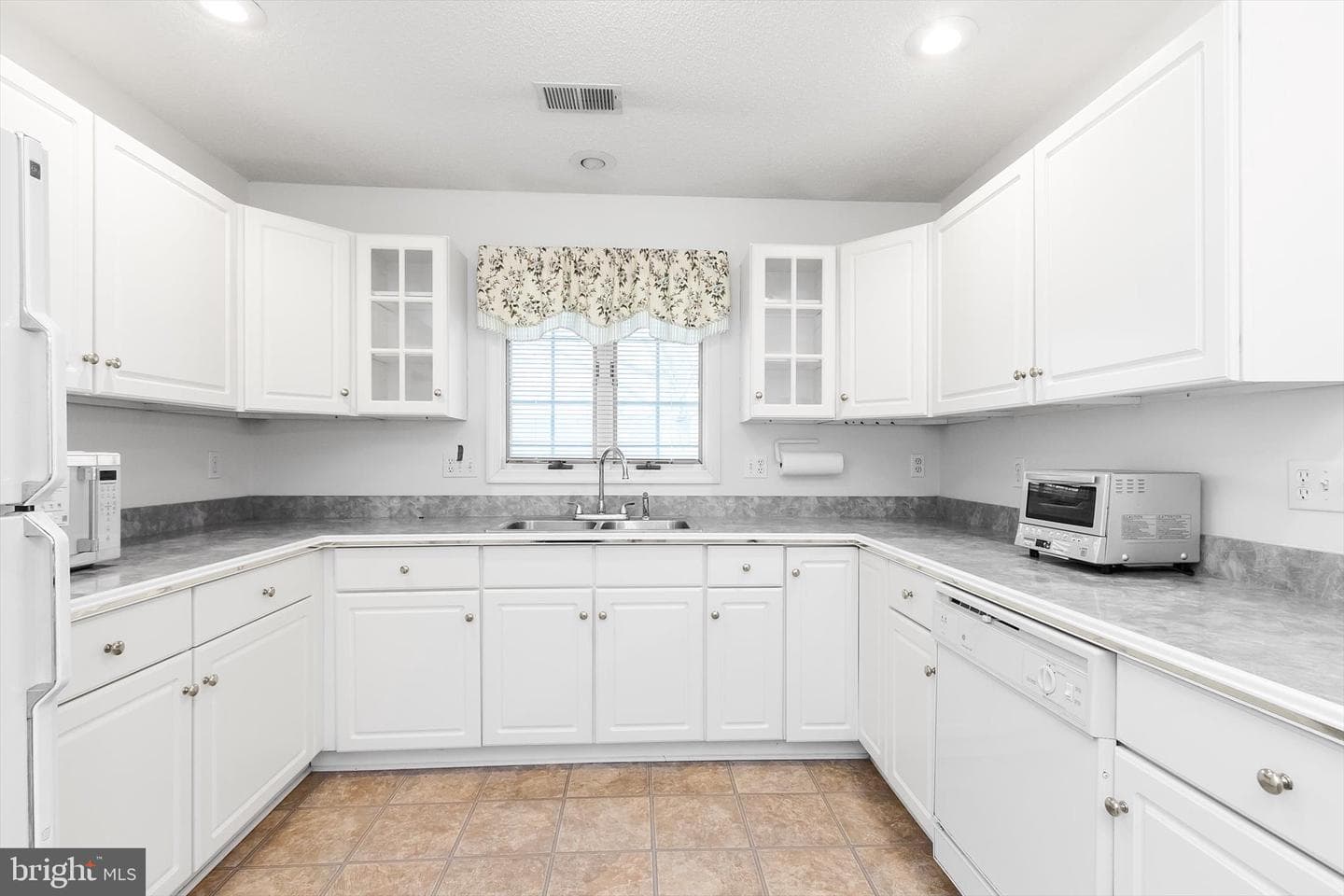 108 Senseny Glen Drive photo 5