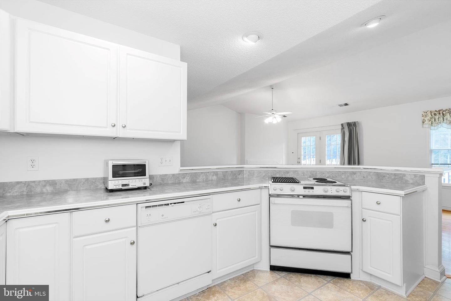 108 Senseny Glen Drive photo 6