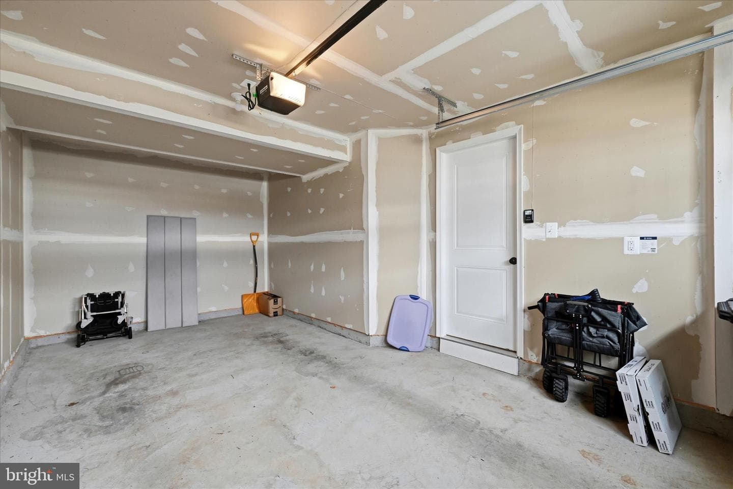 119 Kensington Circle photo 31