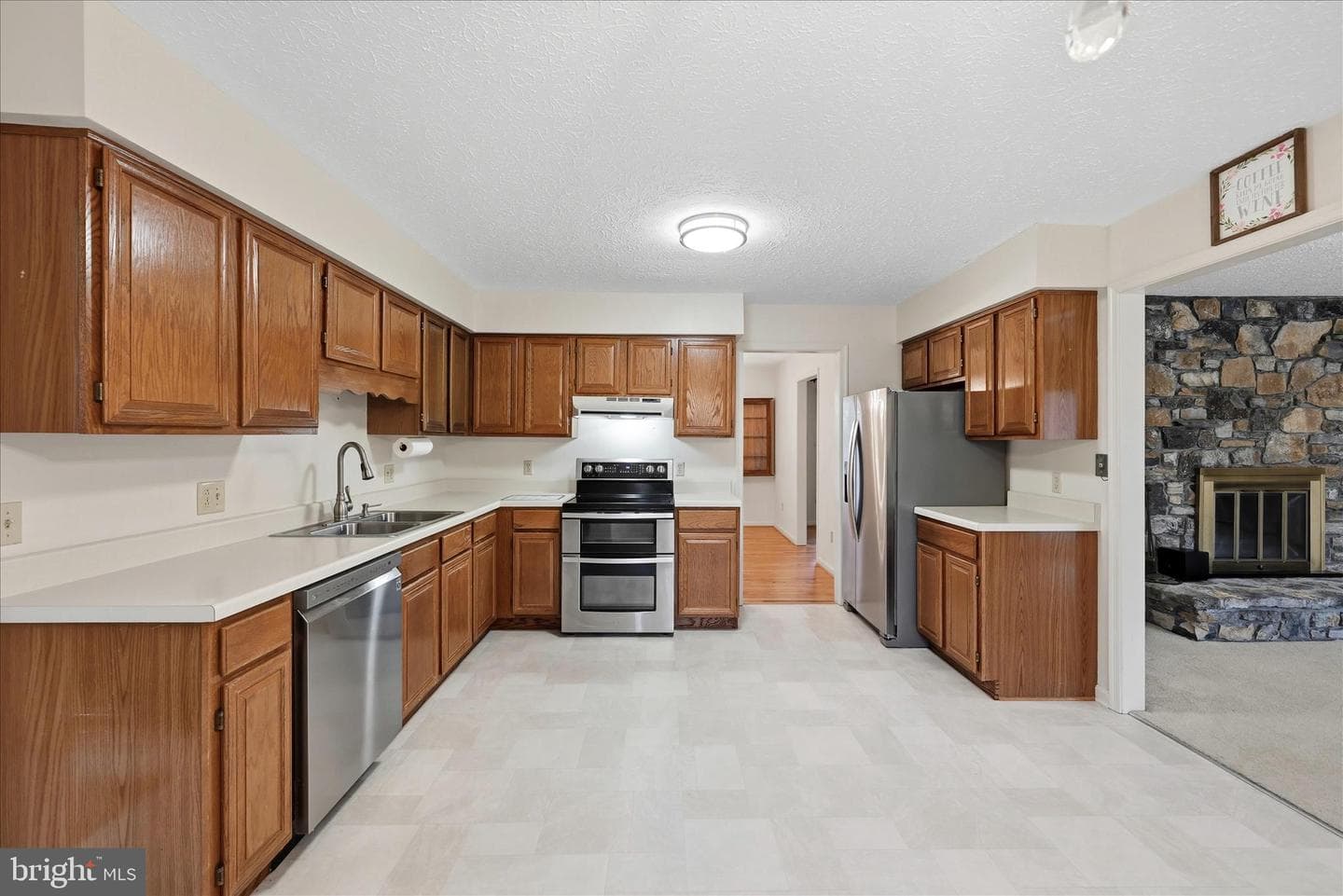 138 Gloucester Drive photo 16
