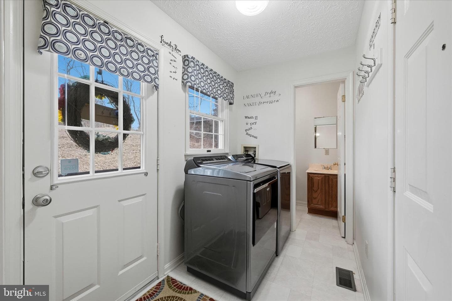 138 Gloucester Drive photo 22