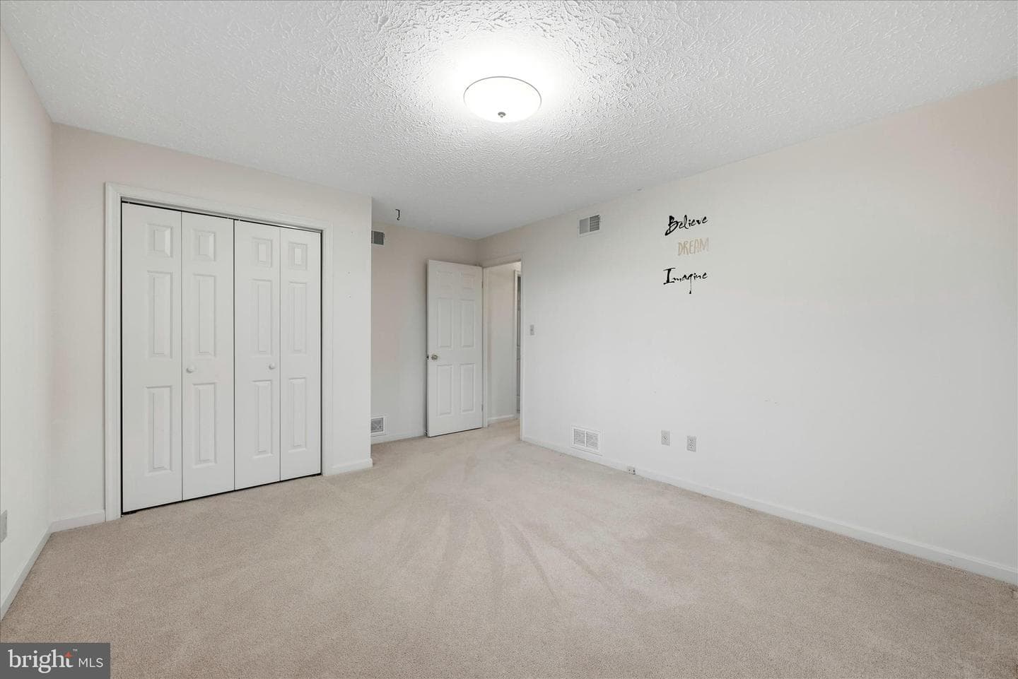 138 Gloucester Drive photo 25