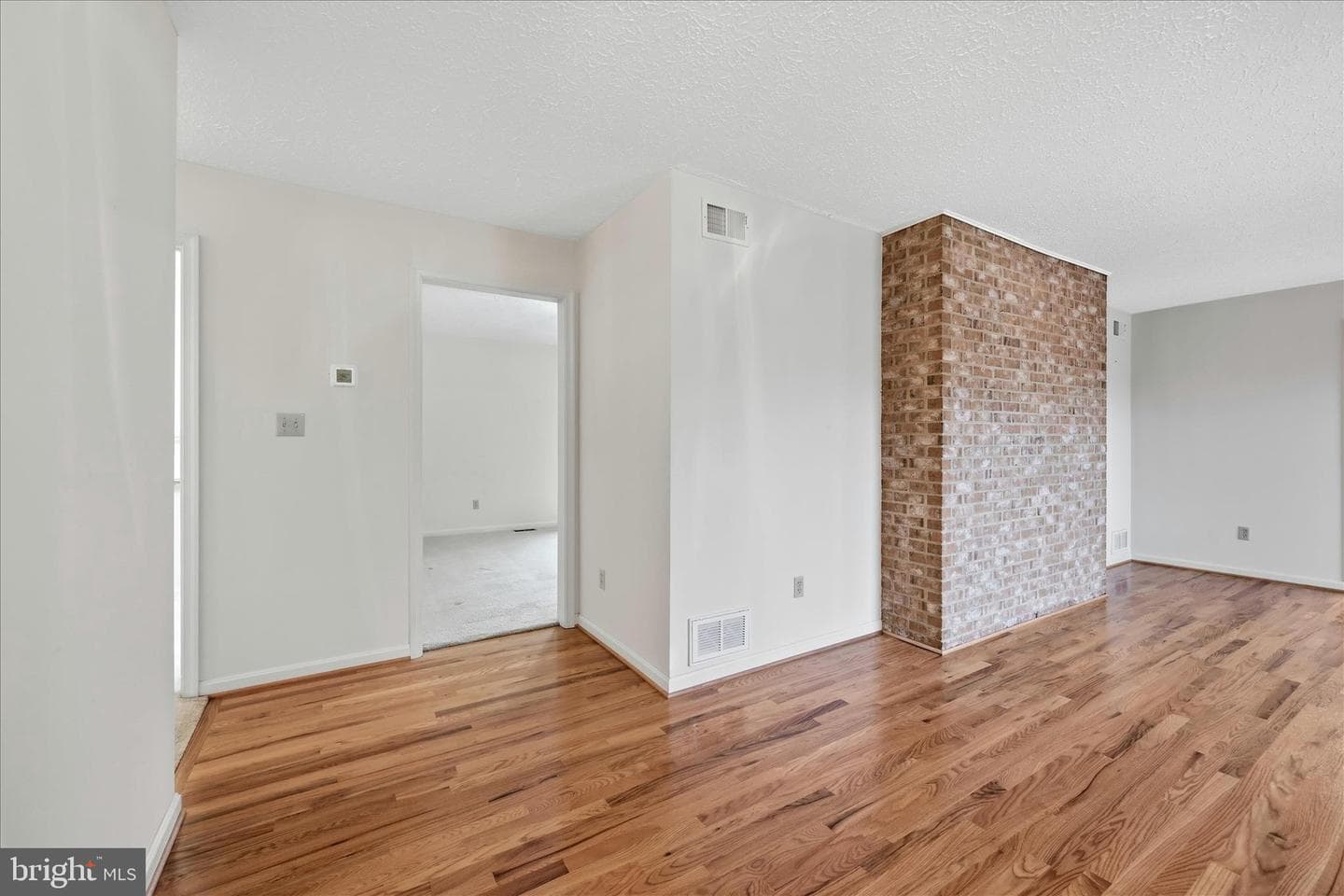 138 Gloucester Drive photo 4