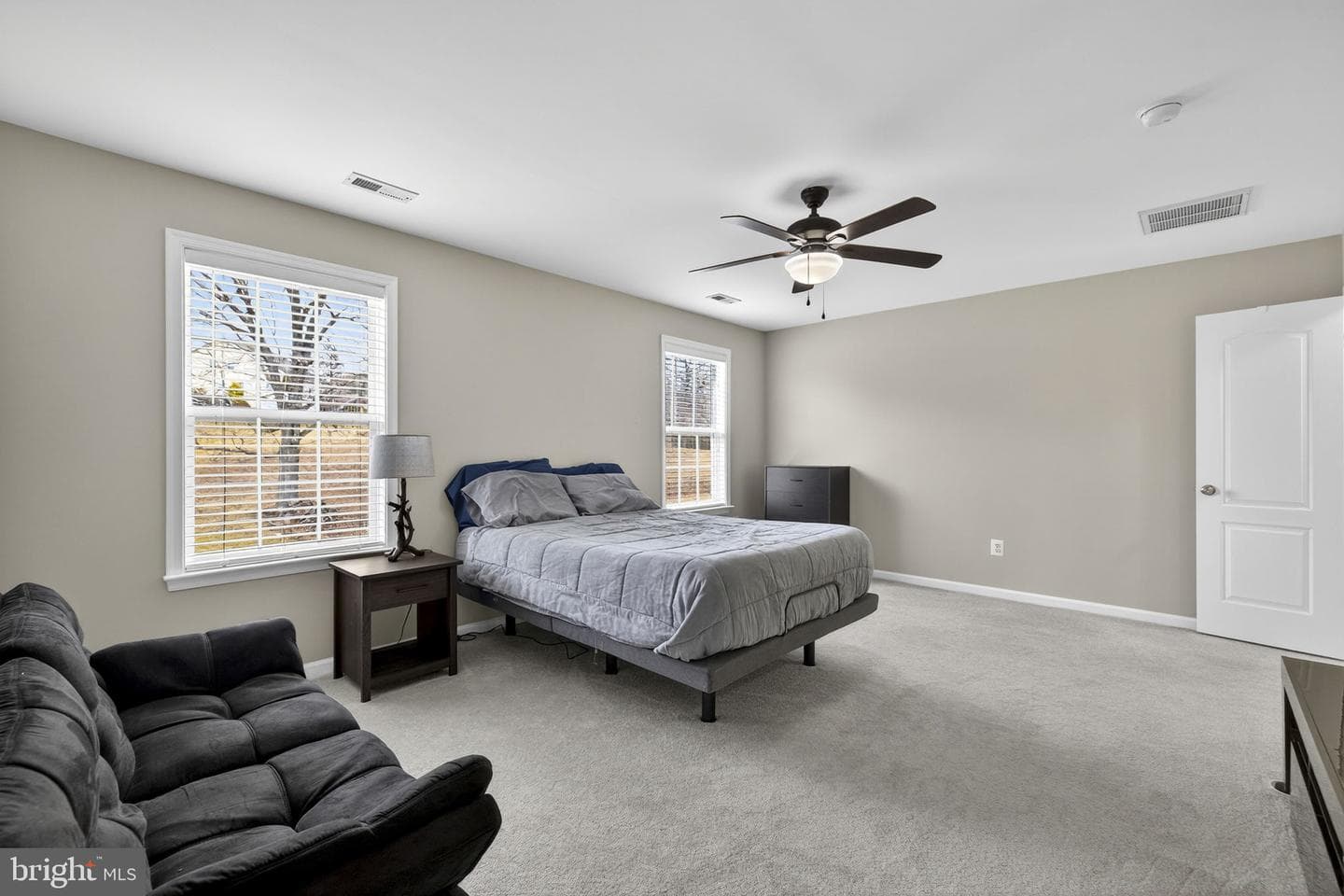 113 Colonial Drive photo 26