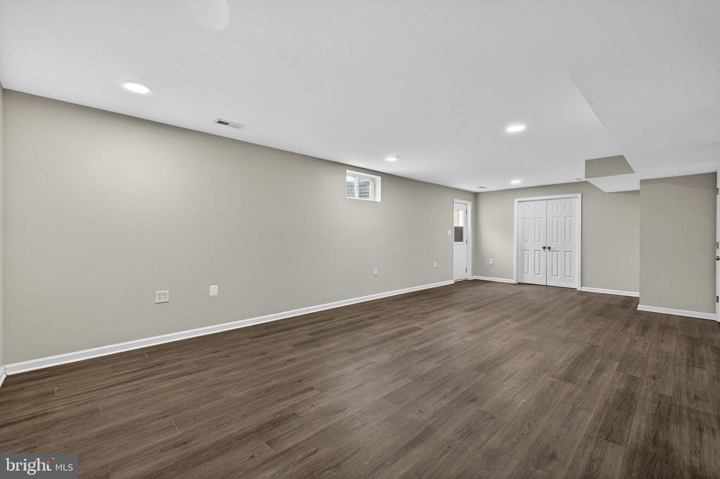113 Colonial Drive photo 43