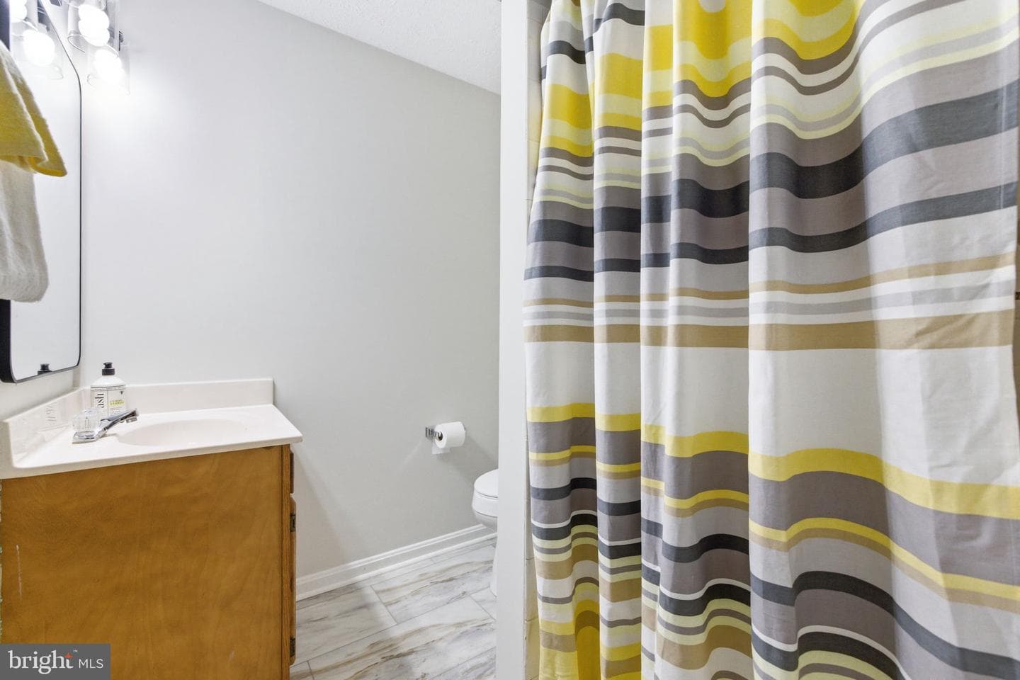 213 Georgetowne Court photo 33