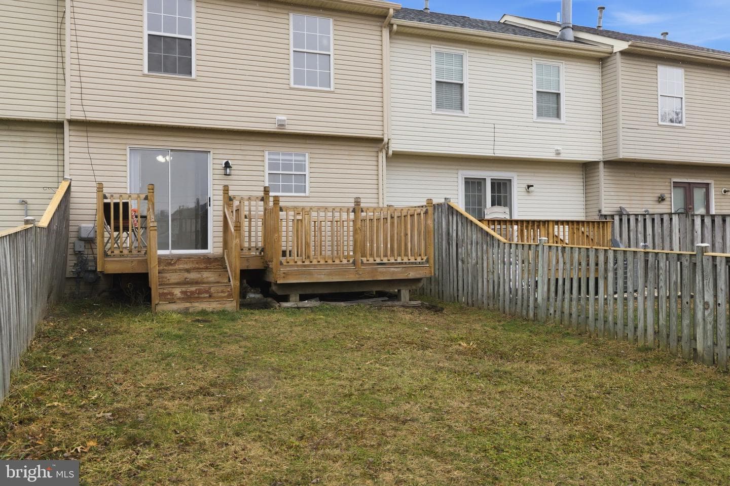 213 Georgetowne Court photo 37