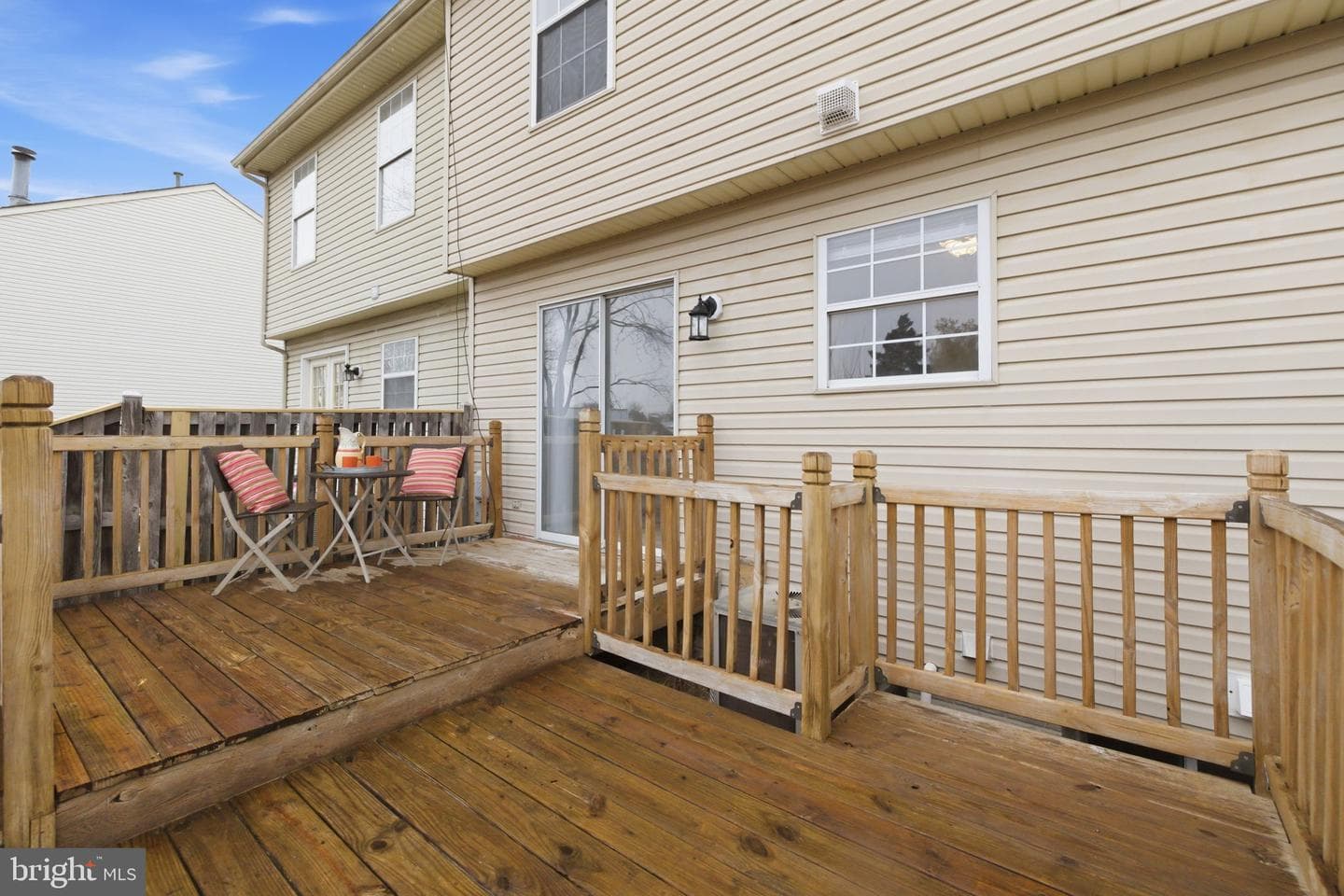 213 Georgetowne Court photo 38
