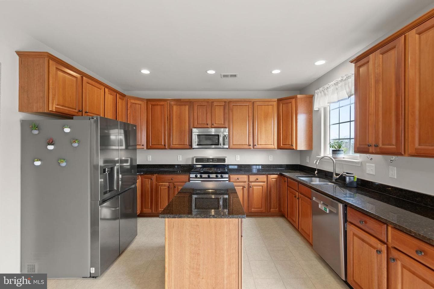 122 Vincent Drive photo 16