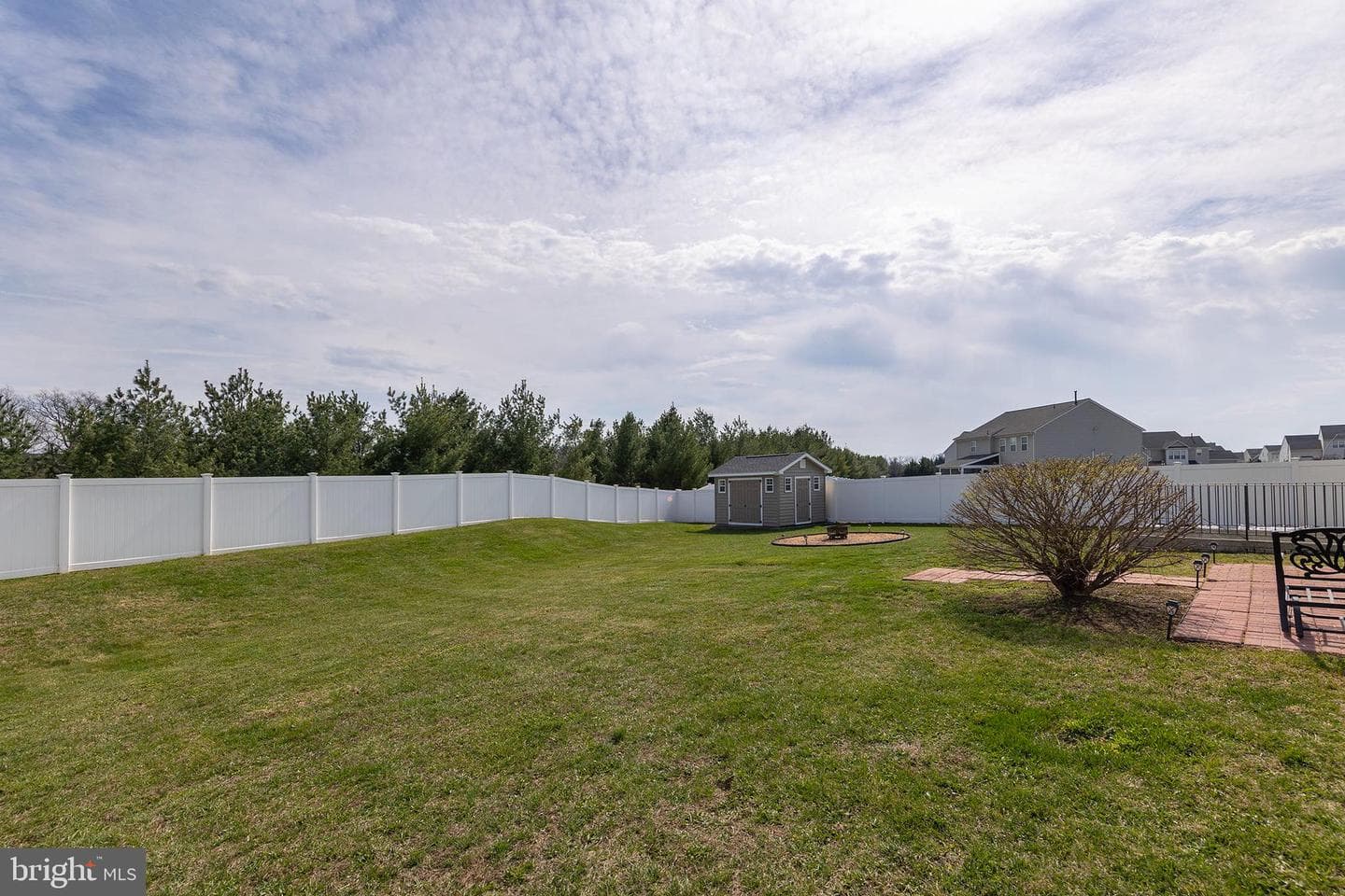 122 Vincent Drive photo 29