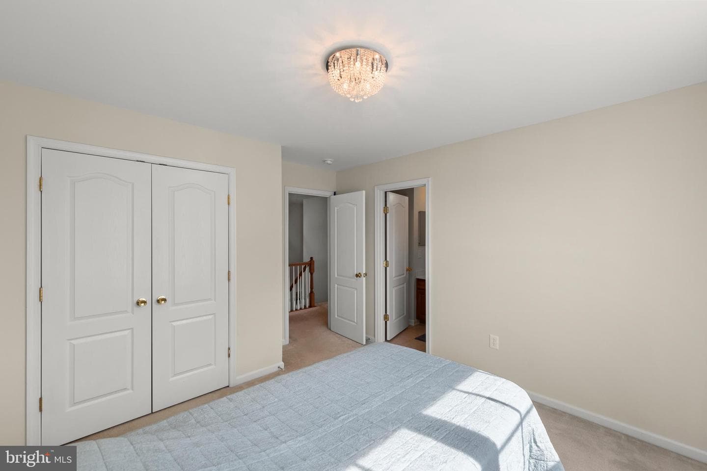 122 Vincent Drive photo 40