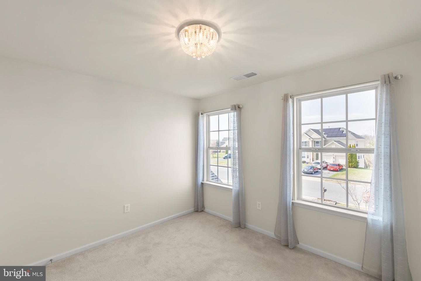 122 Vincent Drive photo 42