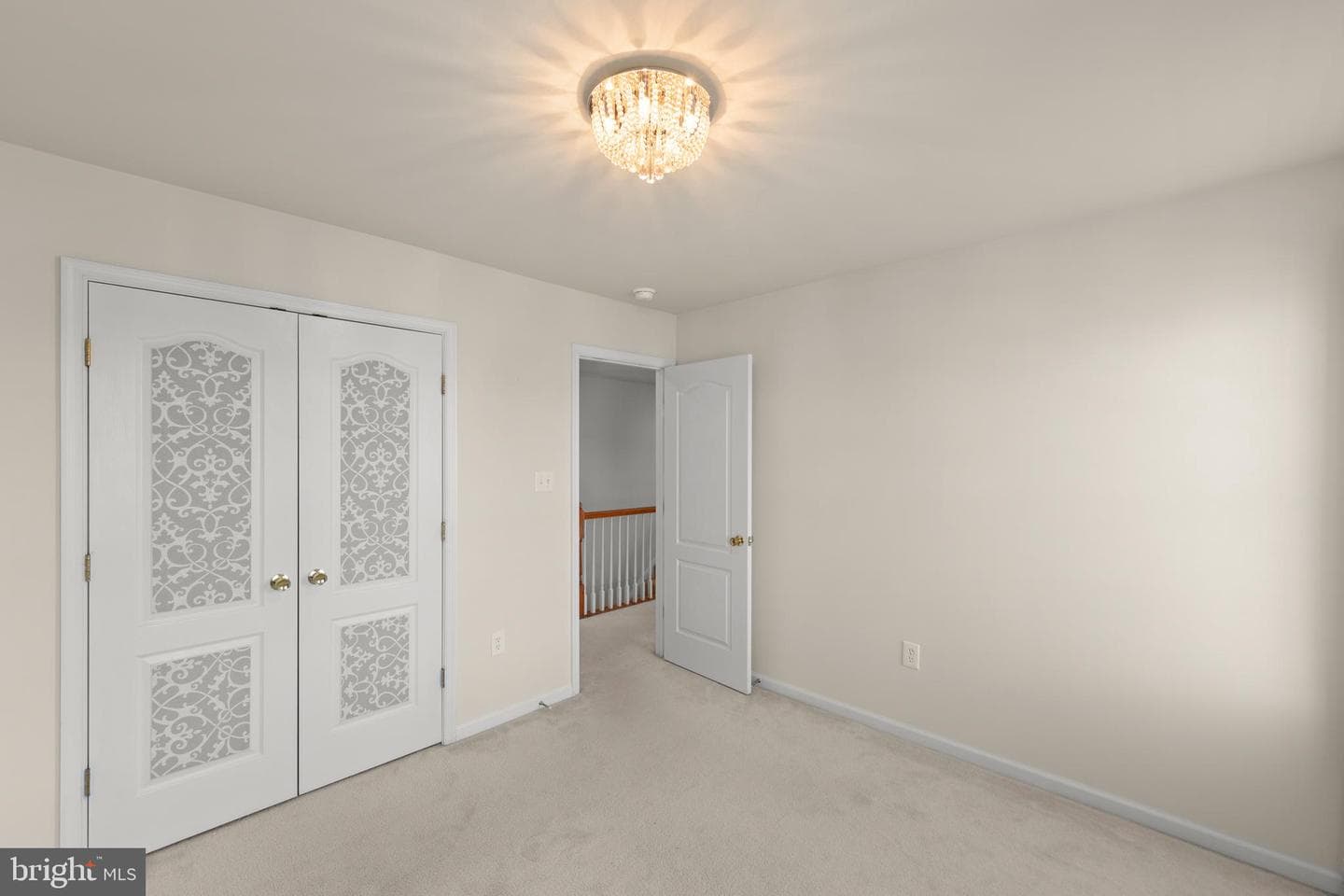 122 Vincent Drive photo 43