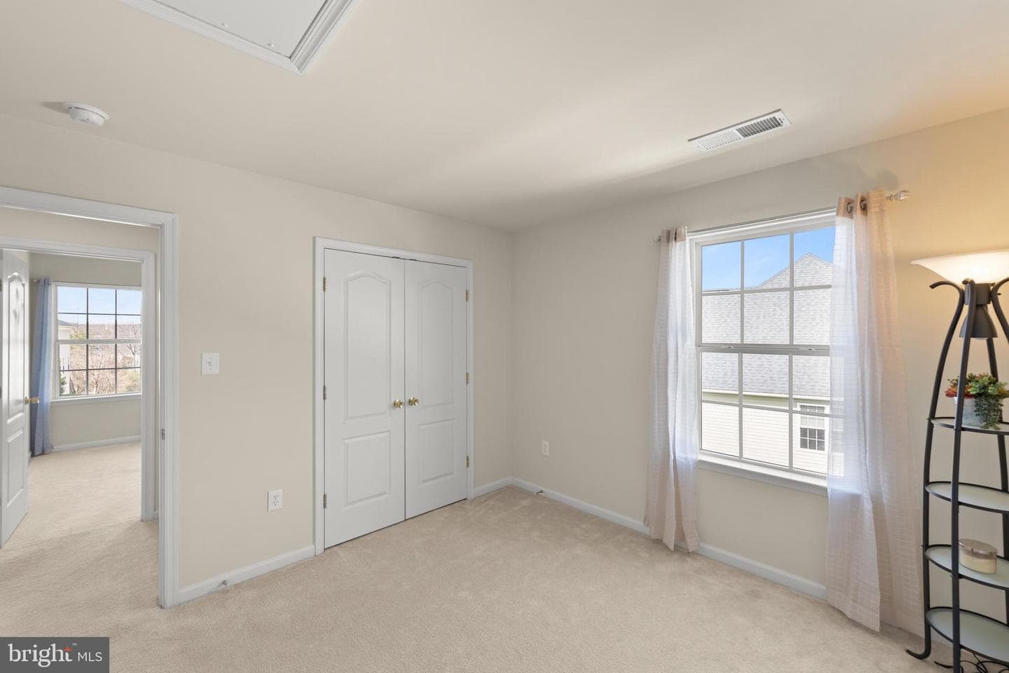122 Vincent Drive photo 45