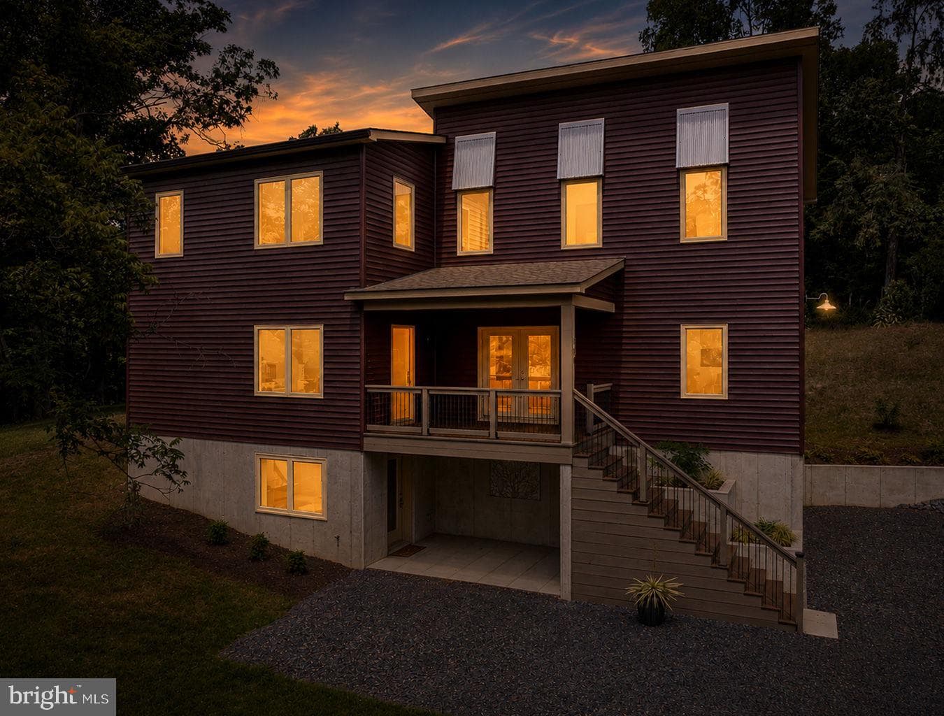 201 Nathaniel Drive photo 2