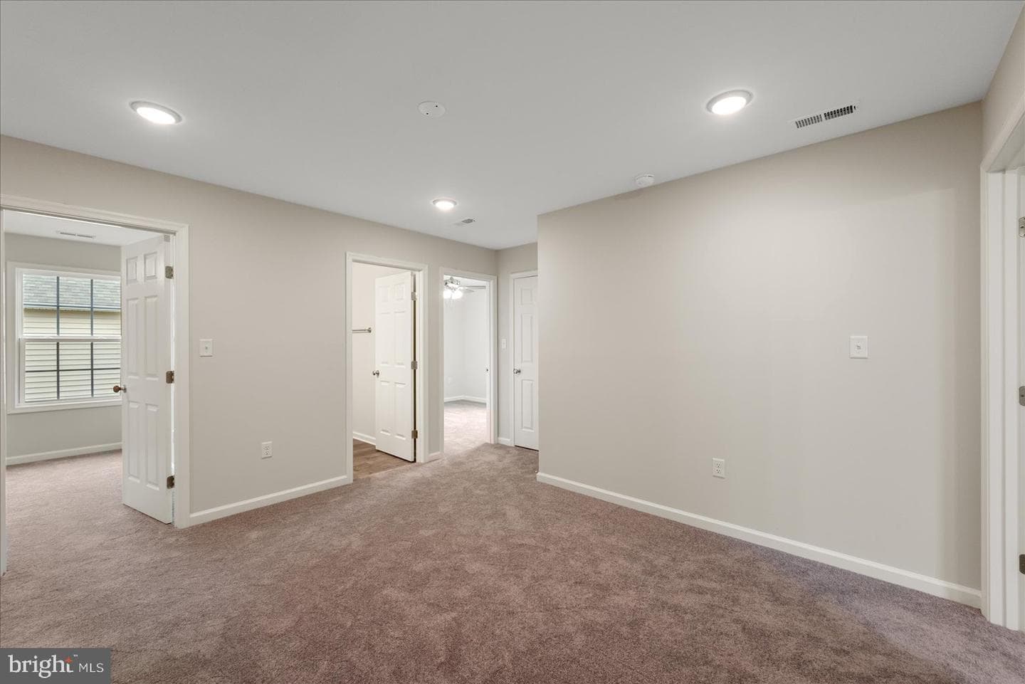 253 Rossmann Blvd photo 30