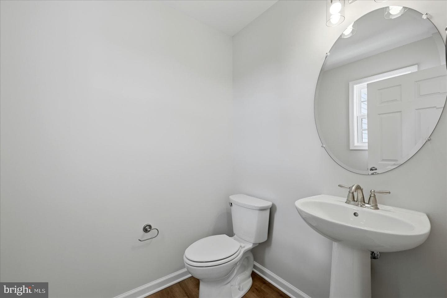 251 Rossmann Blvd photo 14