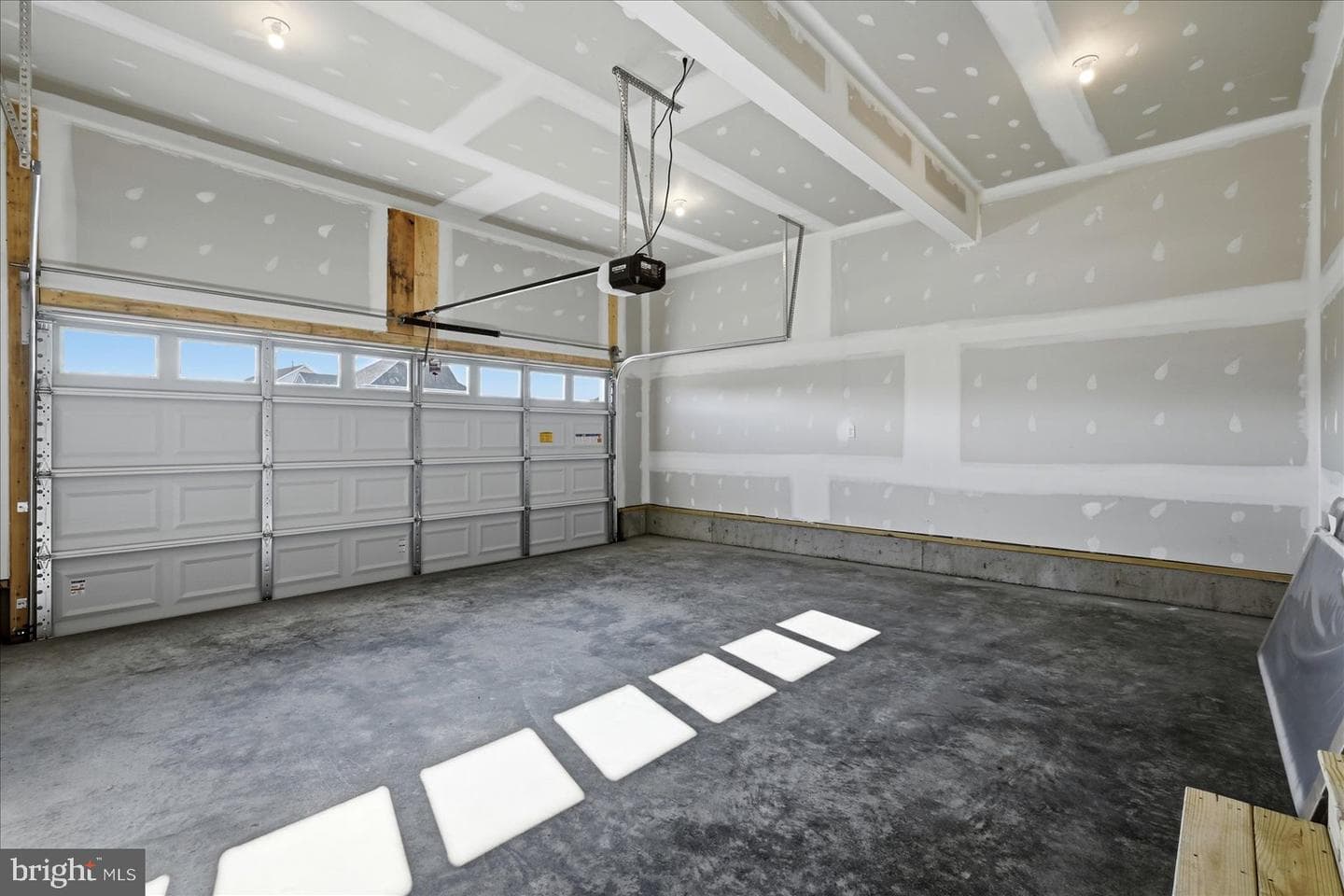 251 Rossmann Blvd photo 46