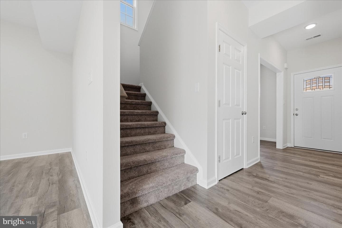 102 Brockham Court photo 23
