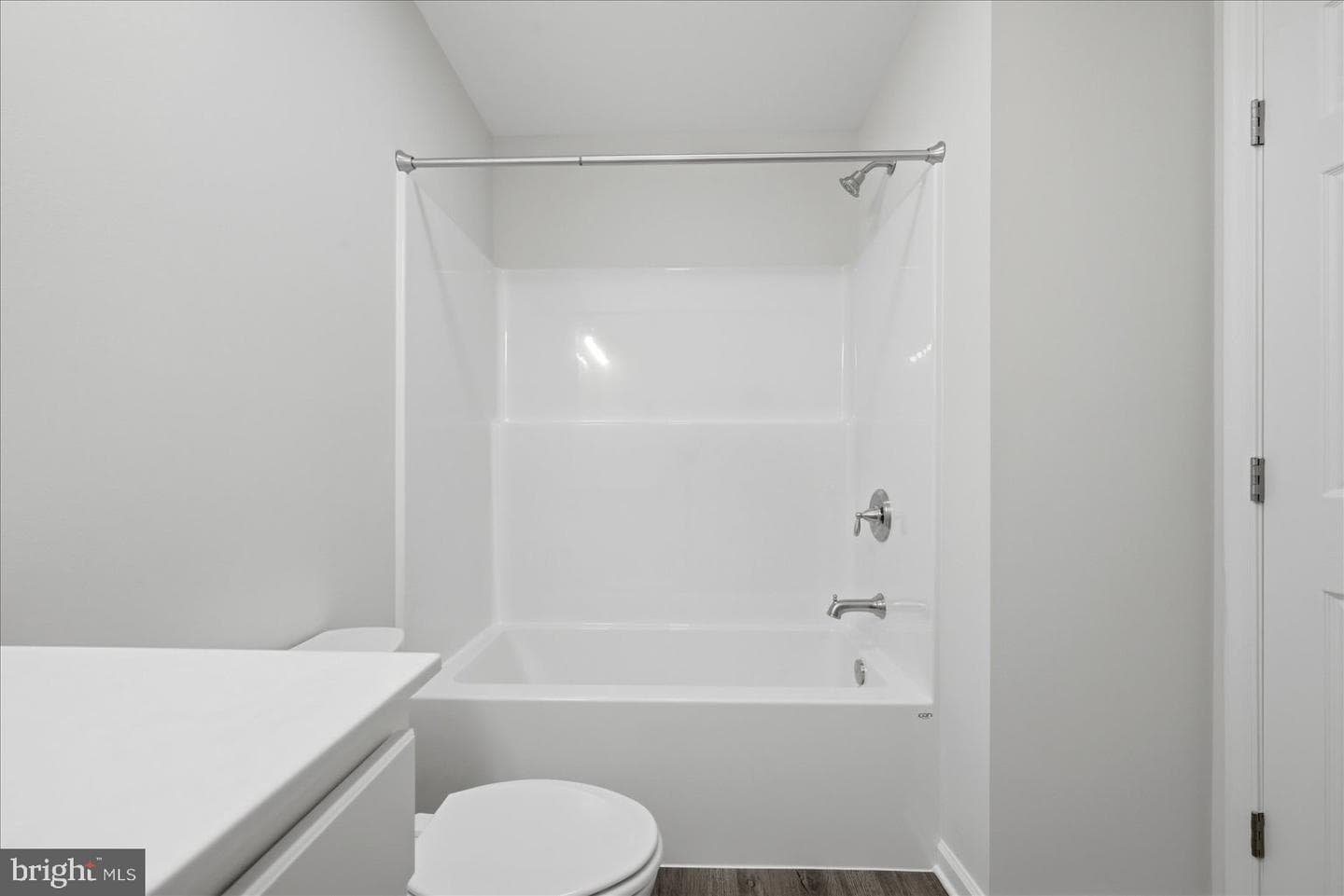 102 Brockham Court photo 32