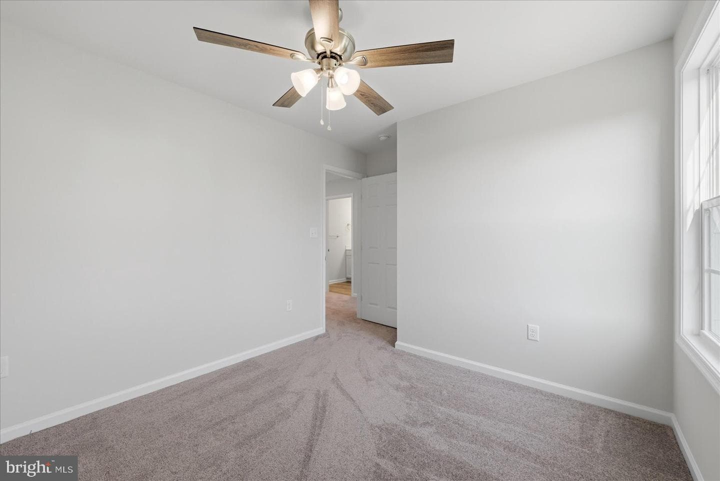 102 Brockham Court photo 35