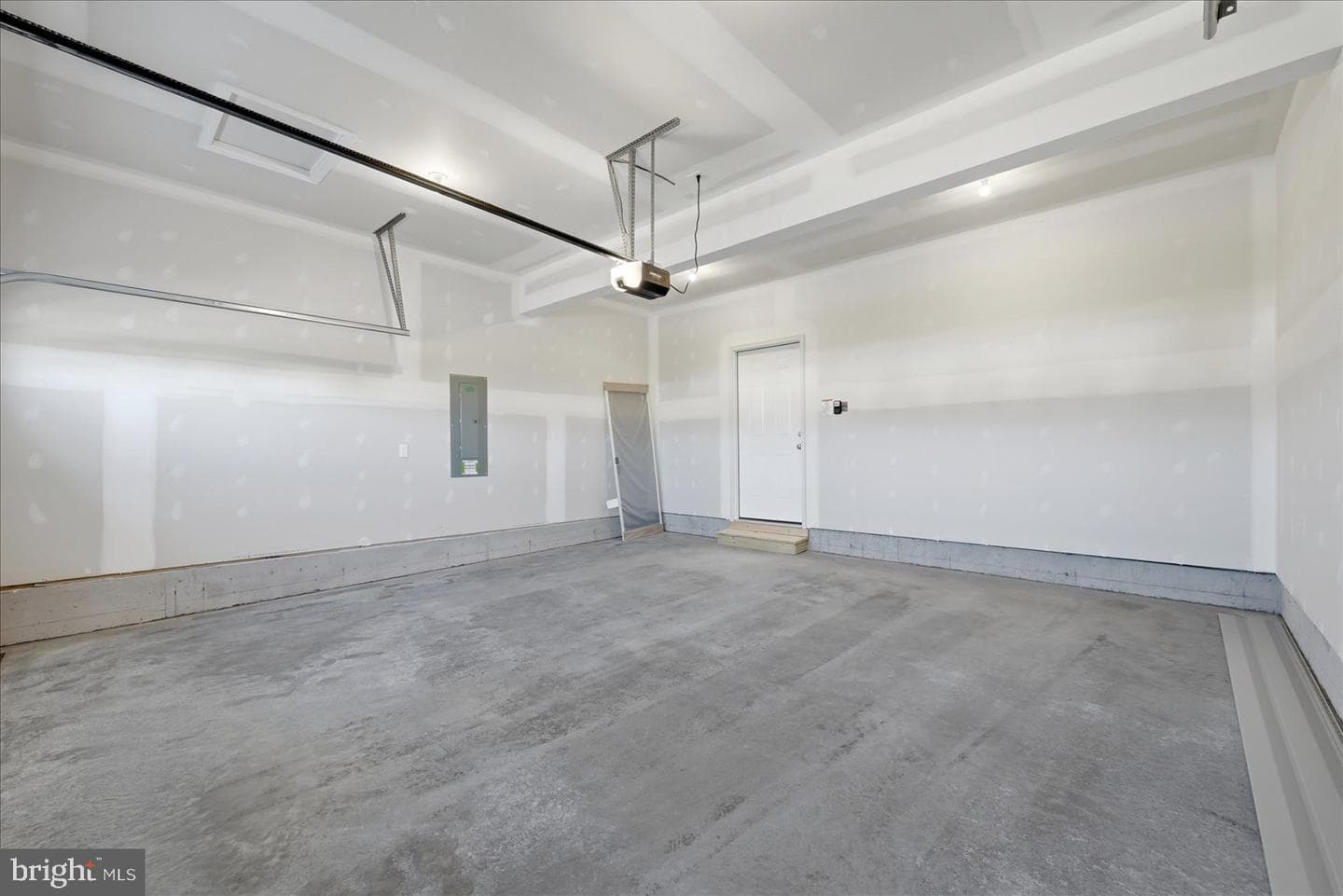 102 Brockham Court photo 43