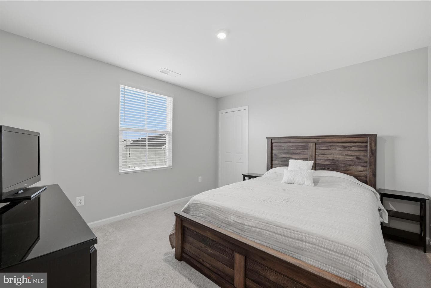 471 Coville Street photo 28