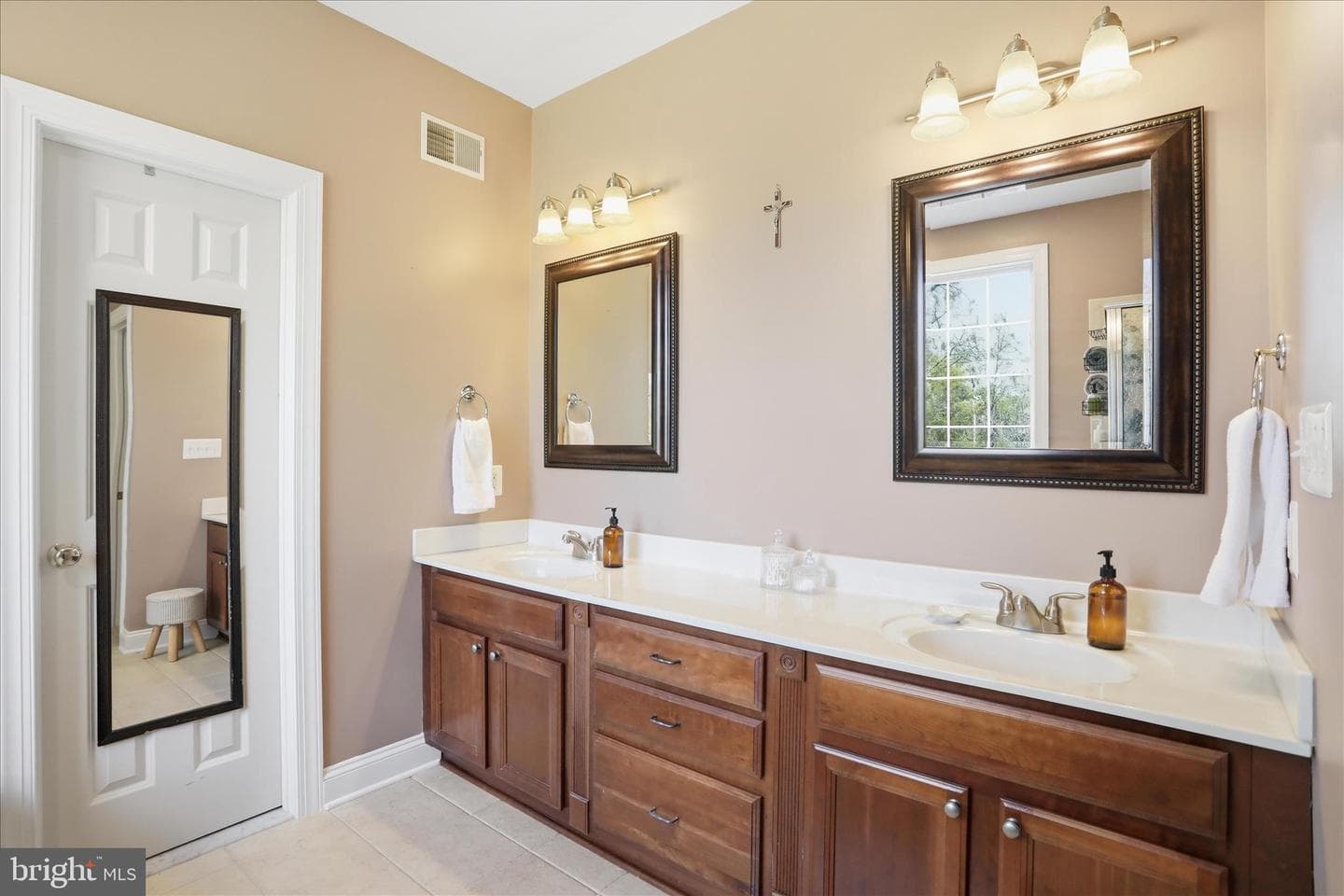 201 Liberty Lane photo 18