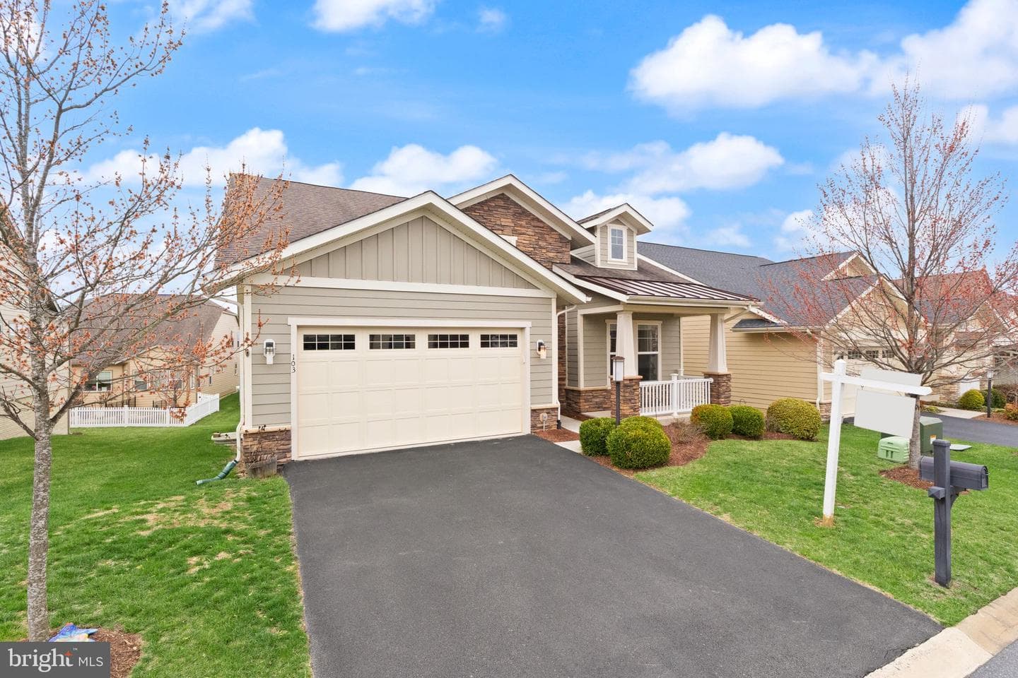 103 Cloak Lane photo 4