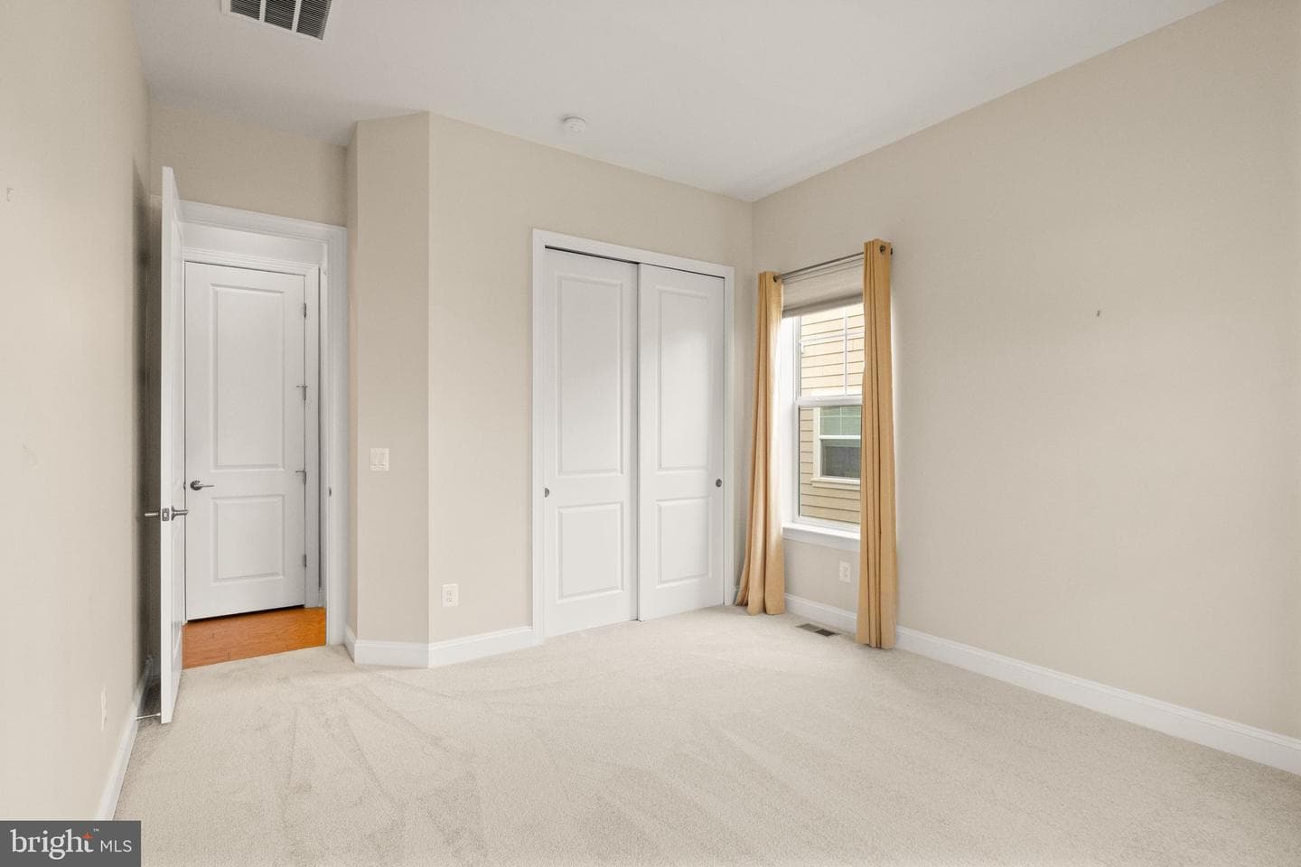 103 Cloak Lane photo 43