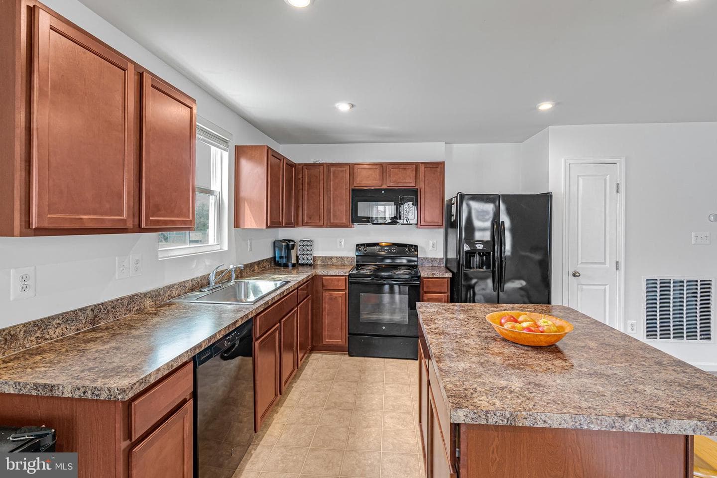 201 Coville Street photo 15