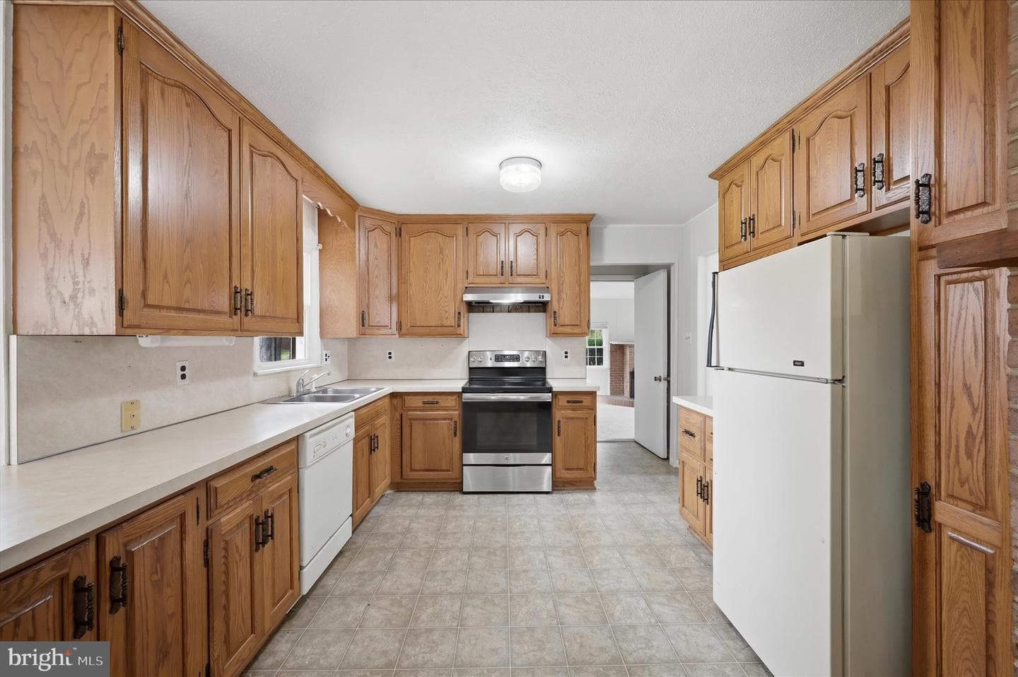 2592 Martinsburg Pike photo 11