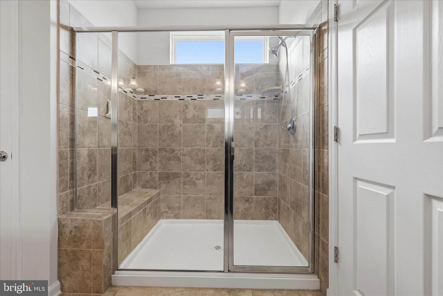 121 Hayvenhurst Court photo 24