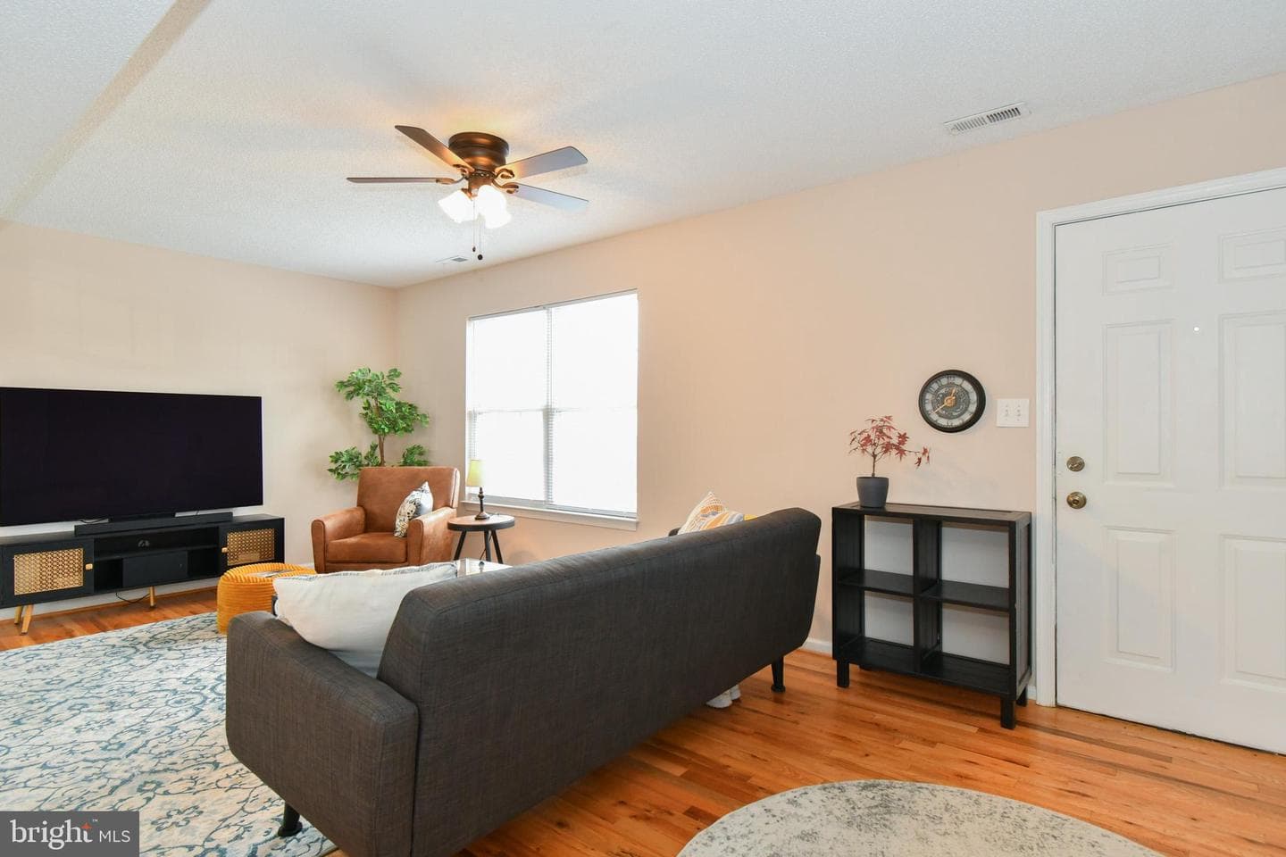 407 Emily Lane photo 2