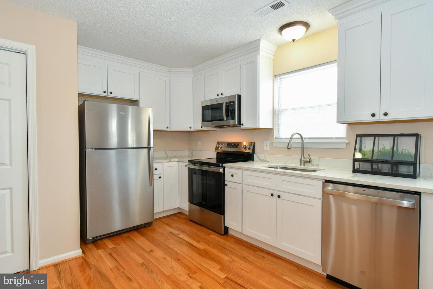 407 Emily Lane photo 5
