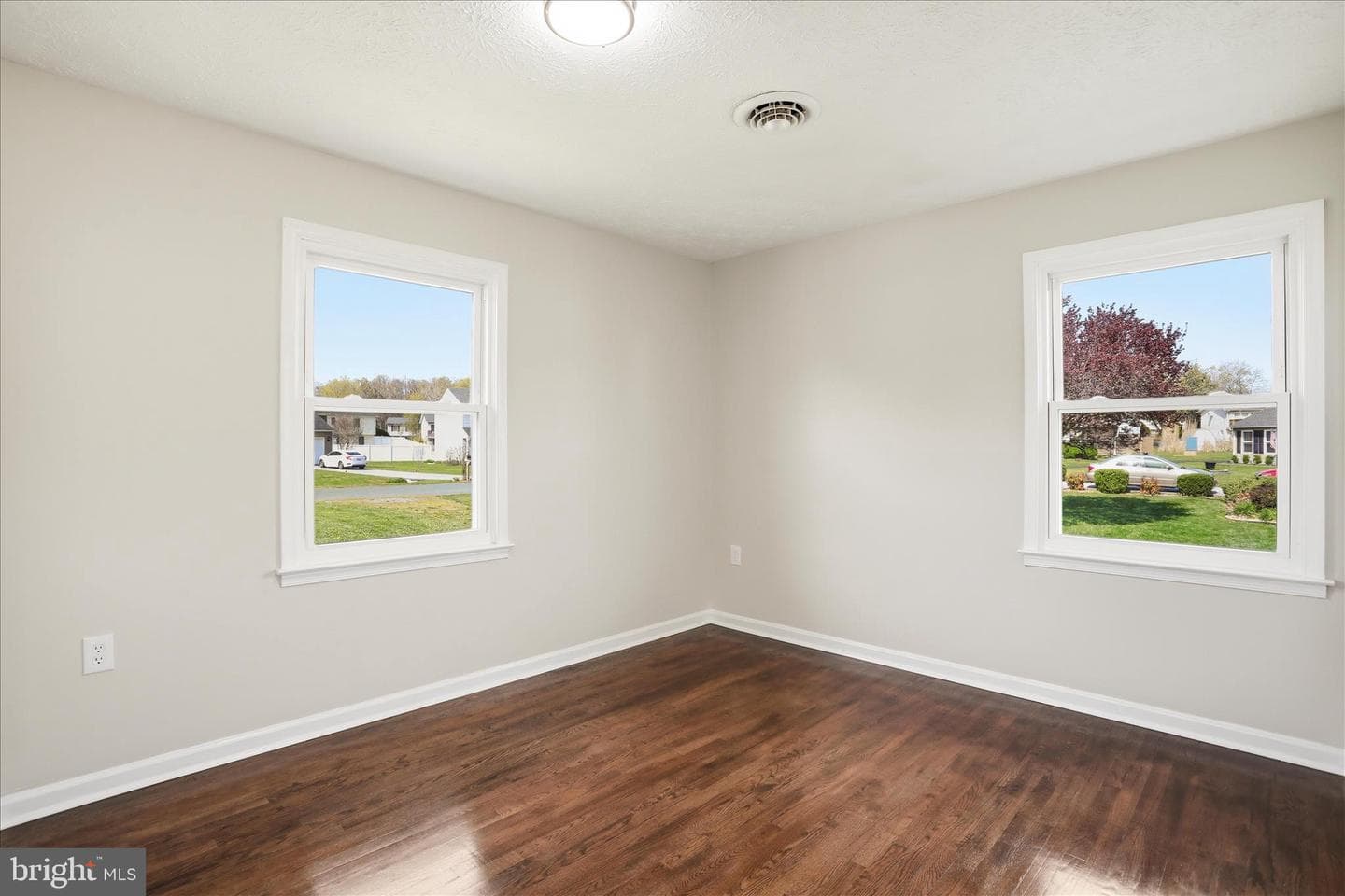 306 Tanager Drive photo 13