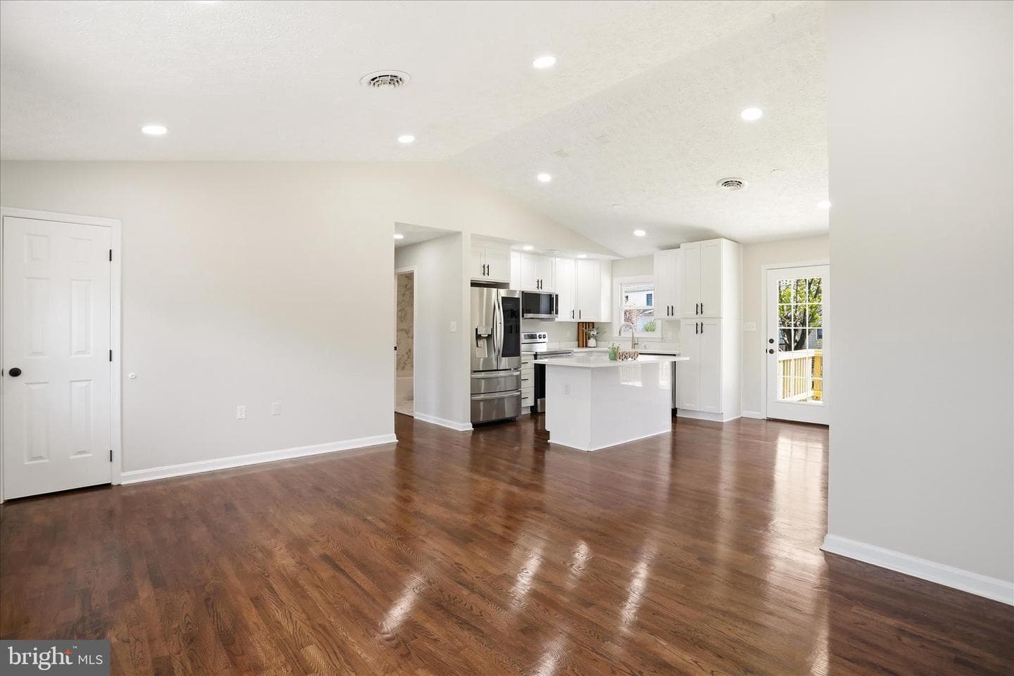 306 Tanager Drive photo 6