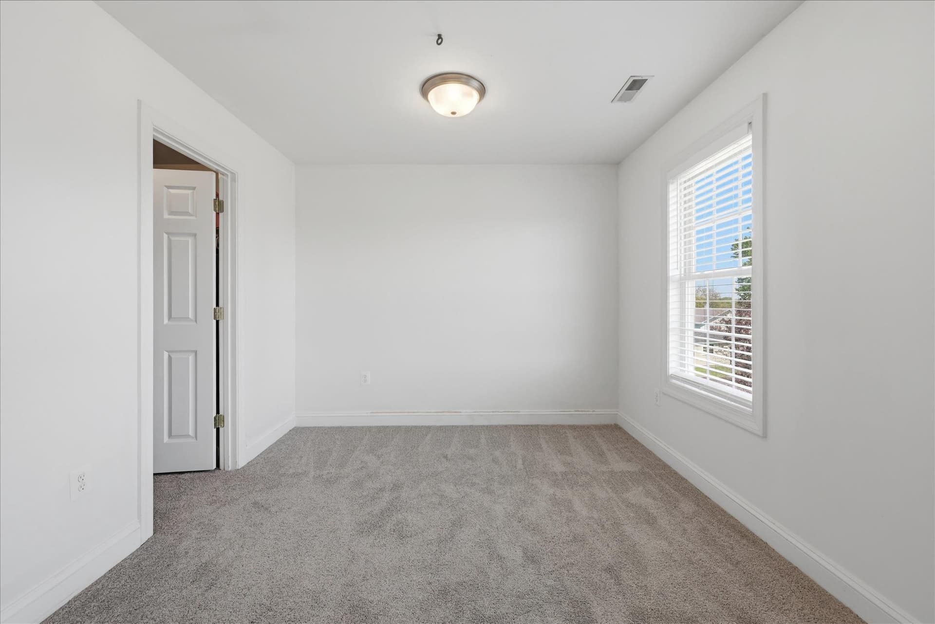 115 Lariat Court photo 11