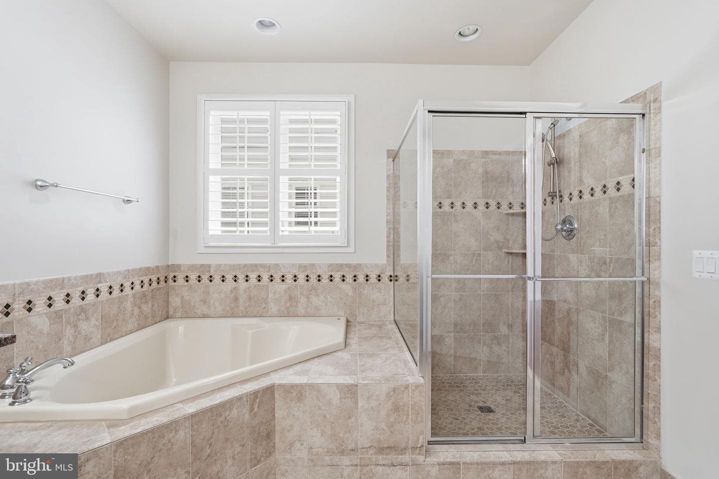 117 Harvester Drive photo 28
