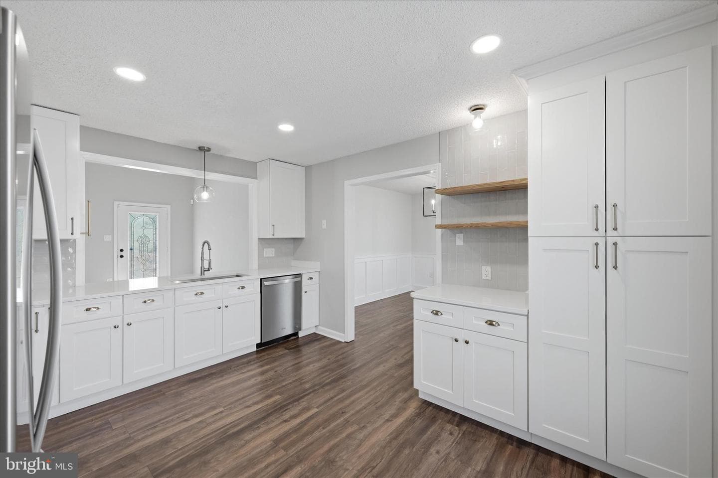 400 Lakeview Drive photo 13