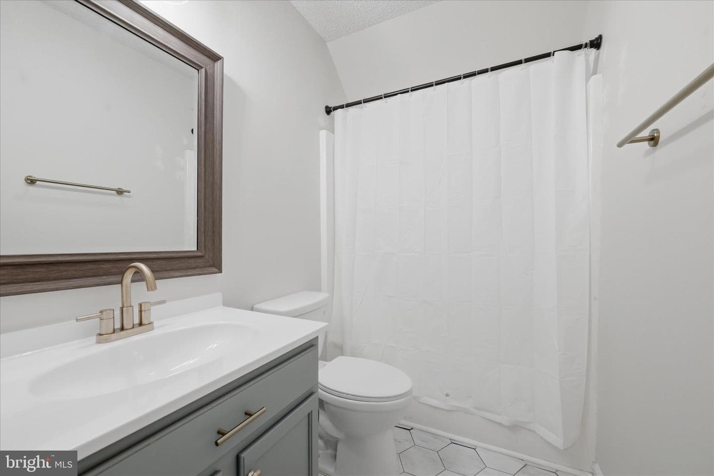 400 Lakeview Drive photo 36