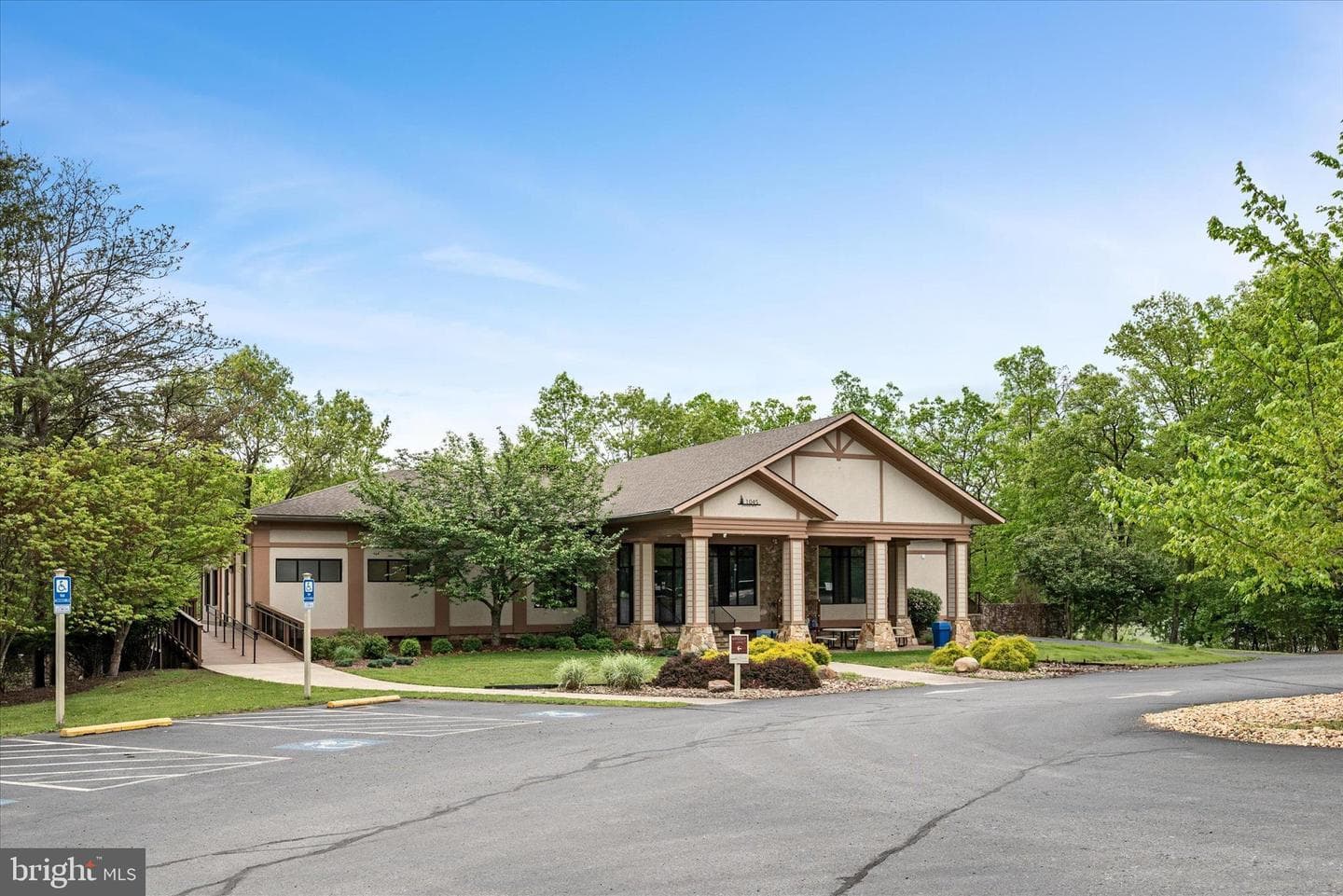 400 Lakeview Drive photo 55