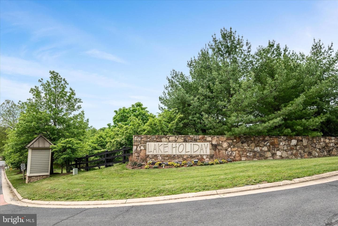 400 Lakeview Drive photo 59