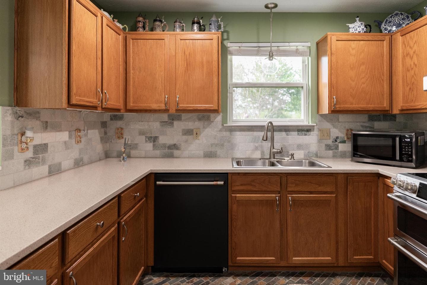 200 Crestwood Lane photo 11