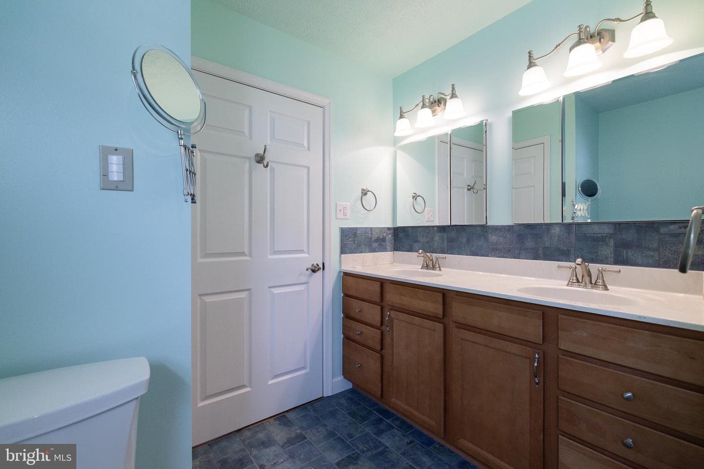 200 Crestwood Lane photo 26