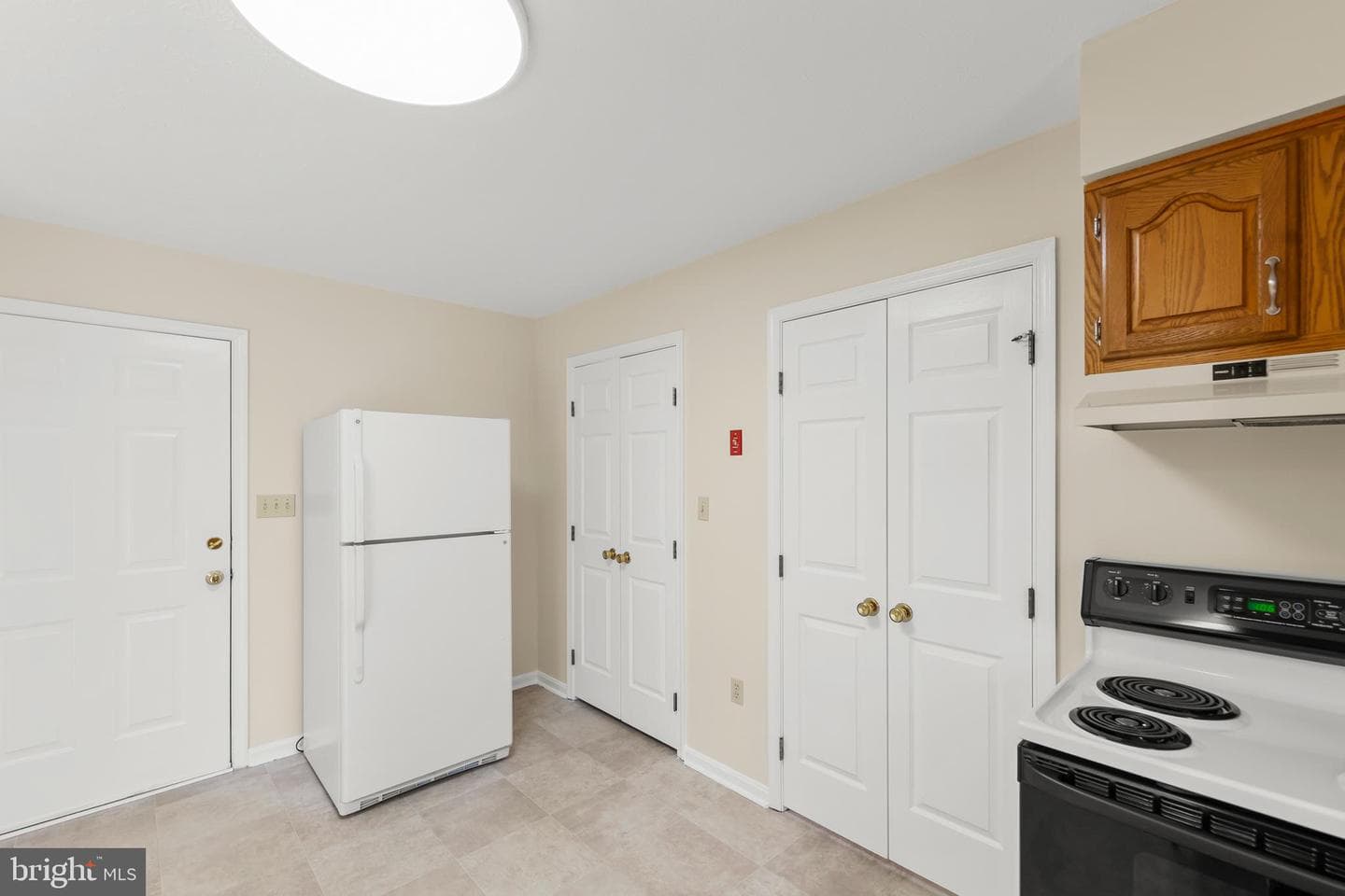 114 Pioneers Road photo 23