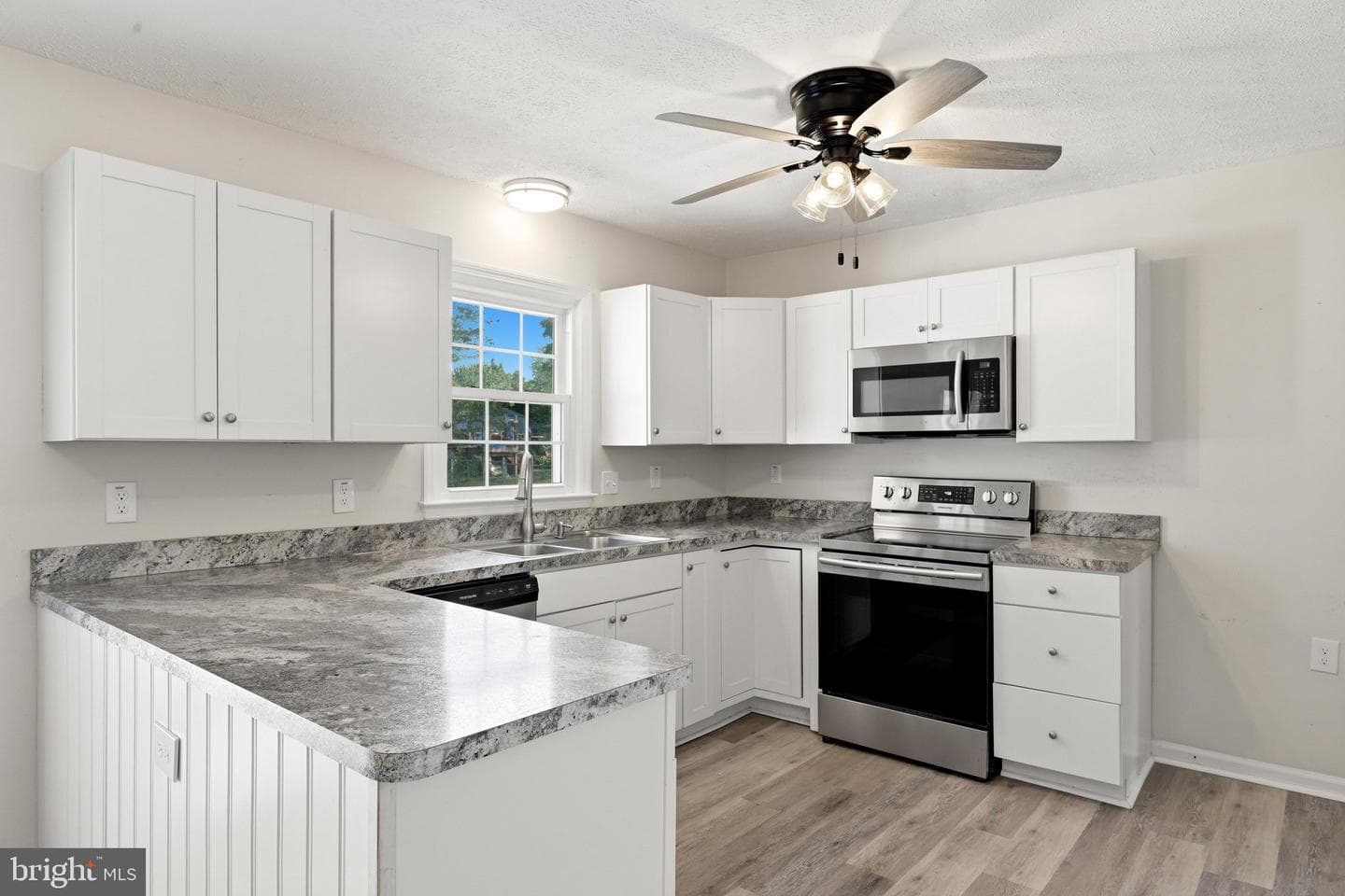 112 Lane St photo 16
