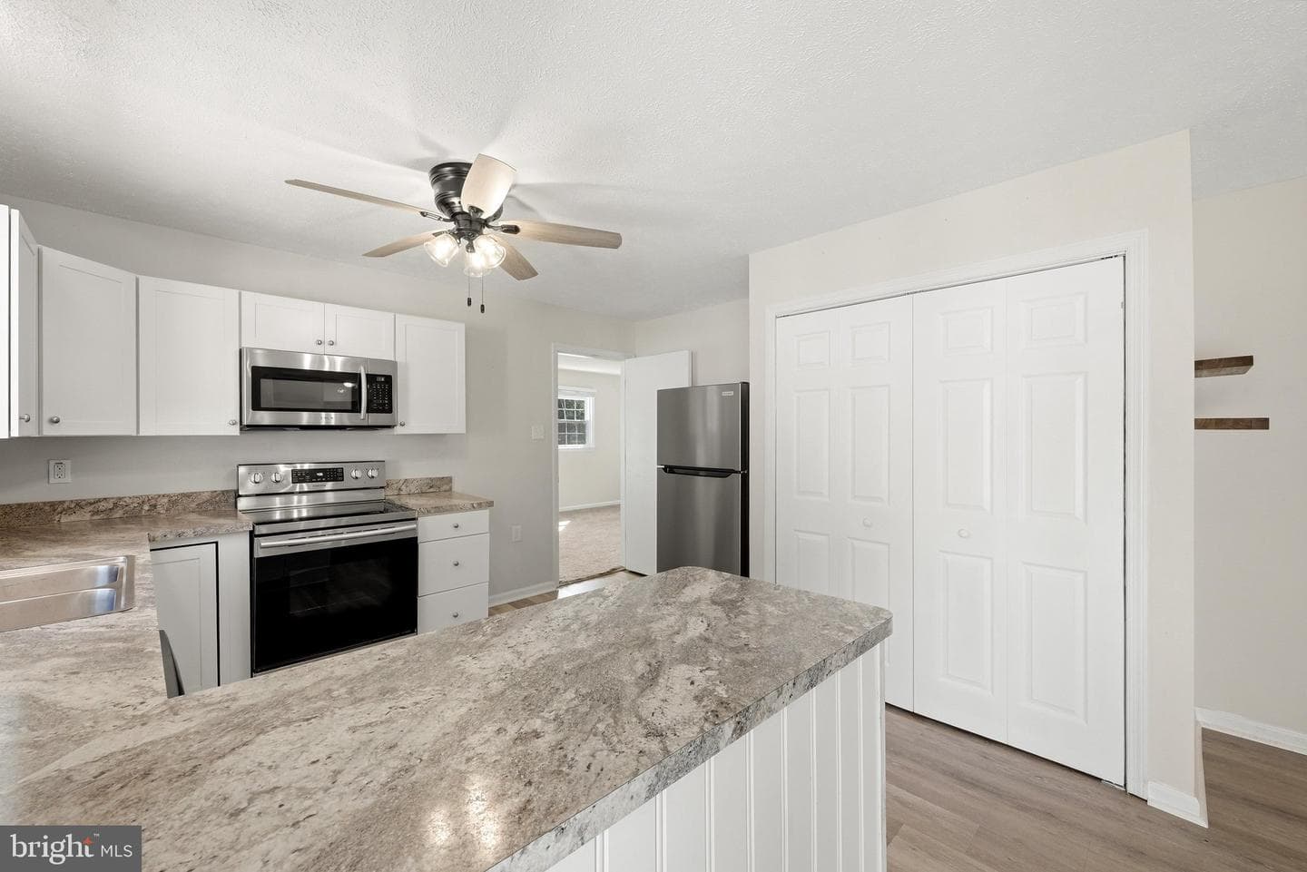 112 Lane St photo 17