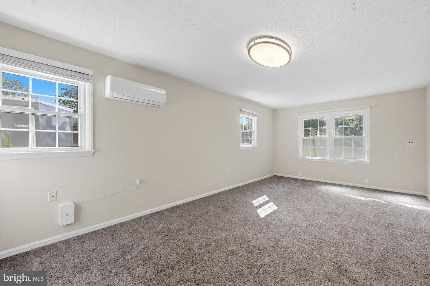 112 Lane St photo 22